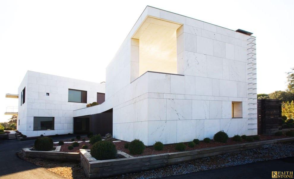 casa di marmo bianco
